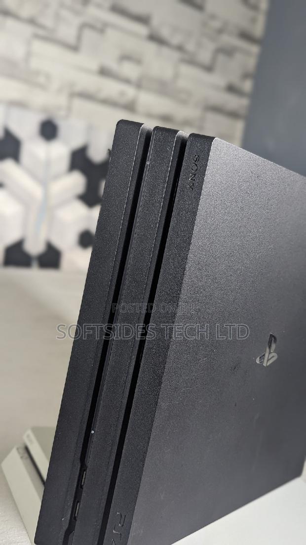 Ps4 Pro Uk Used With Controller Tested and Perfect · Photo 1