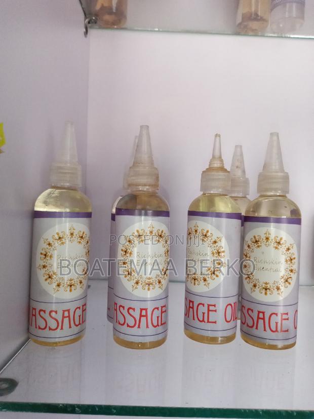Massage Oil · Photo 1