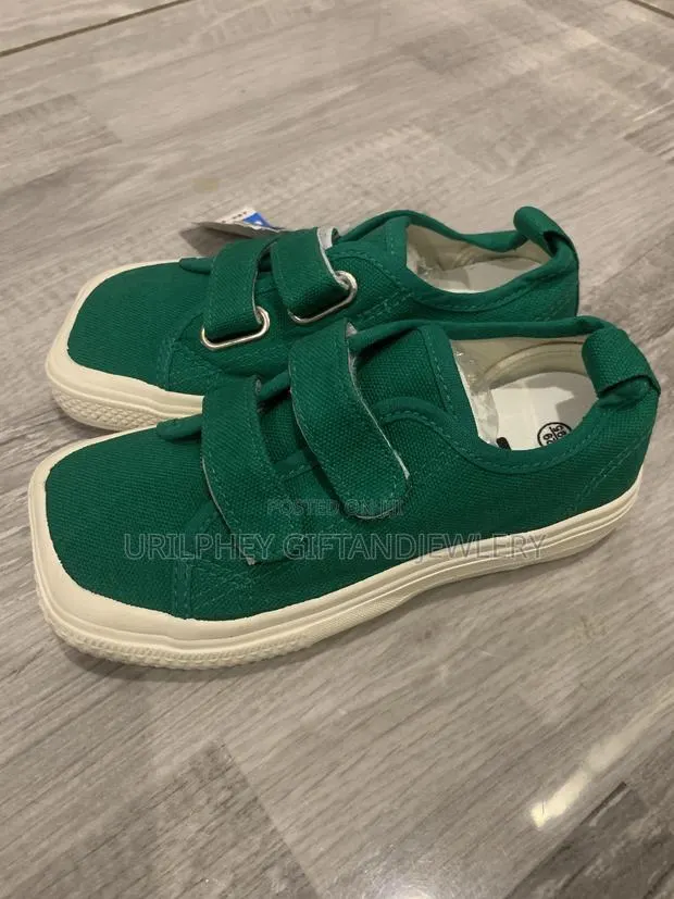 Emerald Green Canvas Retro Sneakers – Square Toe · Photo 3