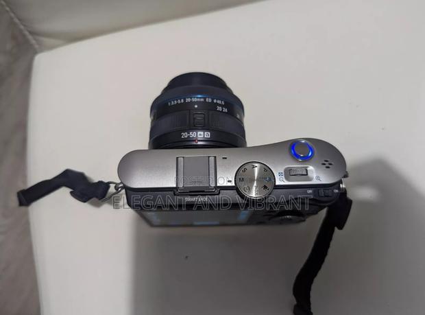 Samsung Nx100 Camera With 20-50mm Lens+ Pentacon 2.8 135mm · Photo 2
