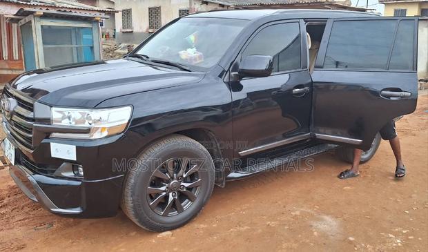 Car Rentals . Landcruiser for Rent in Ghana. Rent a Suv · Photo 2