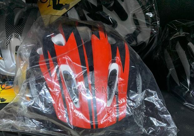 Skateboard Helmet for Kids · Photo 2