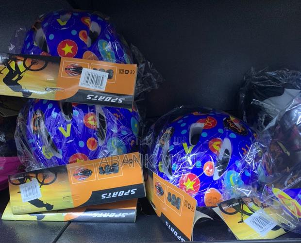 Skateboard Helmet for Kids · Photo 3