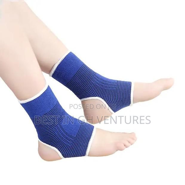 Pain Relief Ankle Support Socks · Photo 1