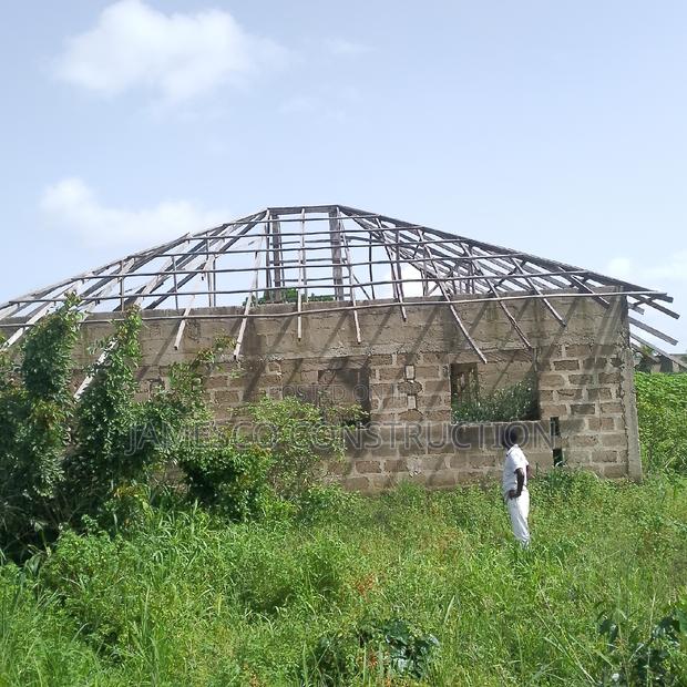 One Plot of Land for Sale With 4 Bedrooms Uncompleted · Photo 3