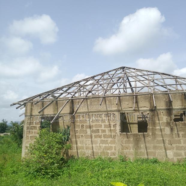 One Plot of Land for Sale With 4 Bedrooms Uncompleted · Photo 5