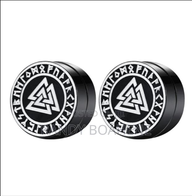 Magnetic Stud Earring for Men · Photo 1