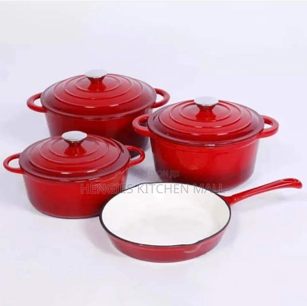 7pcs Cast Iron Cookware · Photo 1