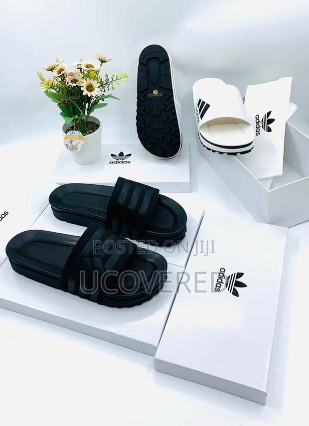 Adidas Unisex Quality Slides · Photo 6