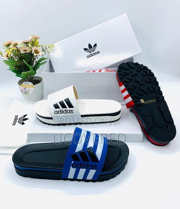 Adidas Unisex Quality Slides · Photo 5