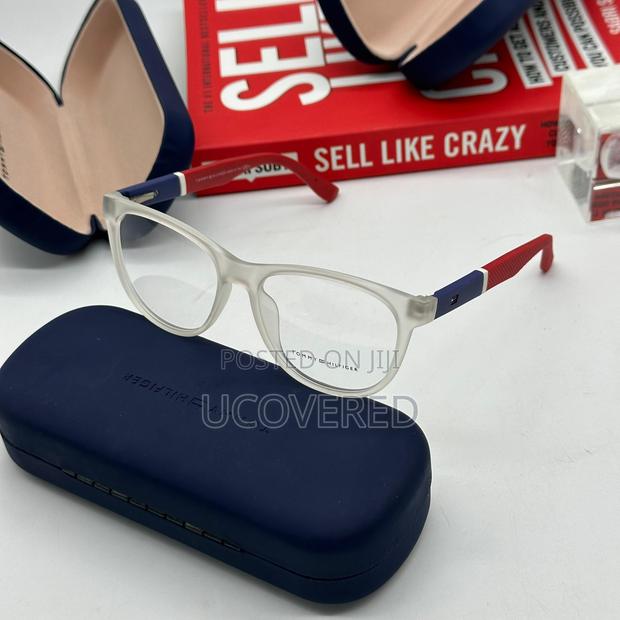 Tommy Hilfiger Sunglasses · Photo 1