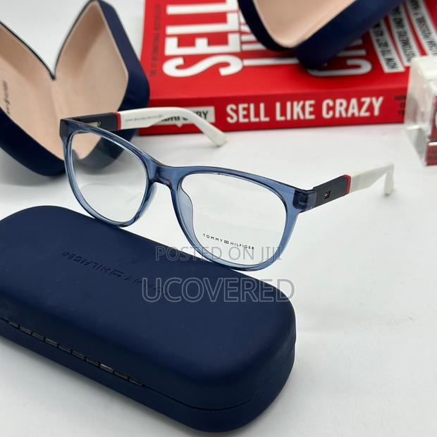 Tommy Hilfiger Sunglasses · Photo 6