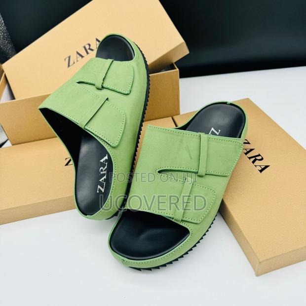 Zara Two Straps Sandals · Photo 2