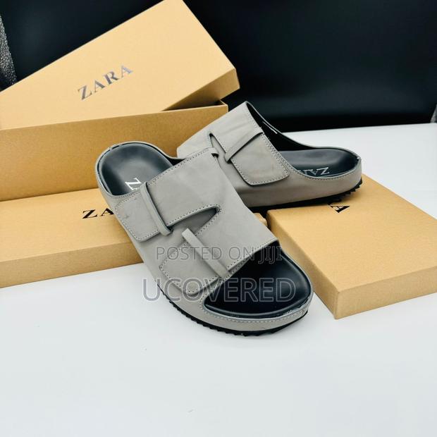 Zara Two Straps Sandals · Photo 6