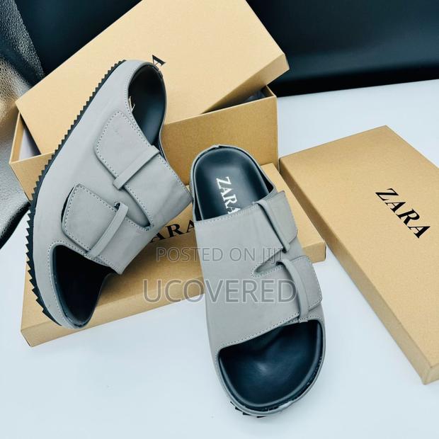 Zara Two Straps Sandals · Photo 5