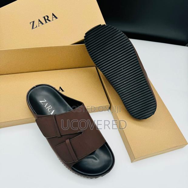 Zara Two Straps Sandals · Photo 4