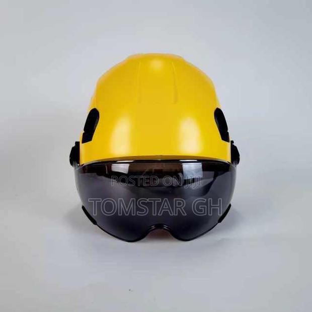 Rigger Helmet With Visor · Photo 1