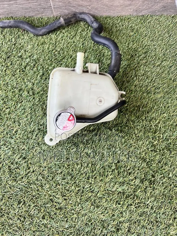 Honda Civic Engine Coolant Reservoir 2017 to 2021 · Photo 1