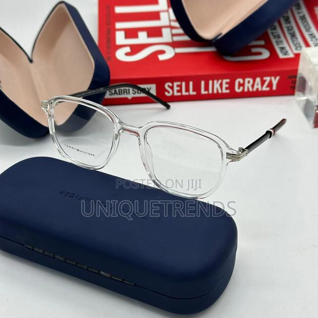 Tommy Hilfiger Sunglasses · Photo 1