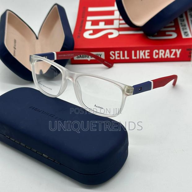 Tommy Hilfiger Sunglasses · Photo 2
