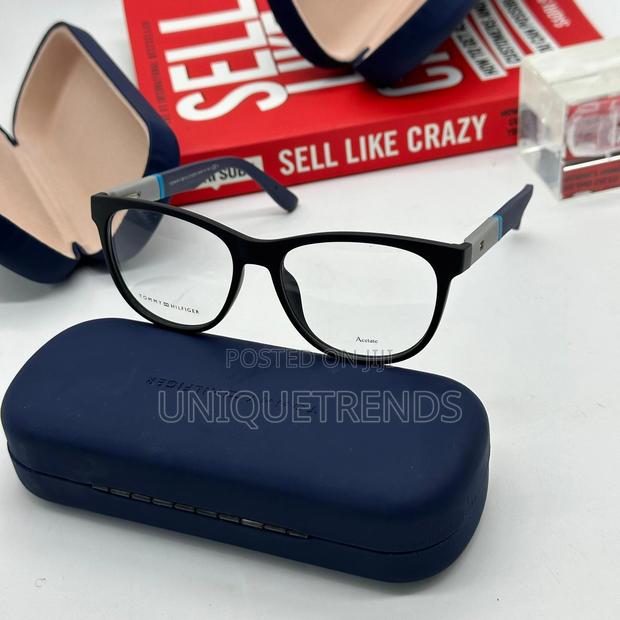 Tommy Hilfiger Sunglasses · Photo 7
