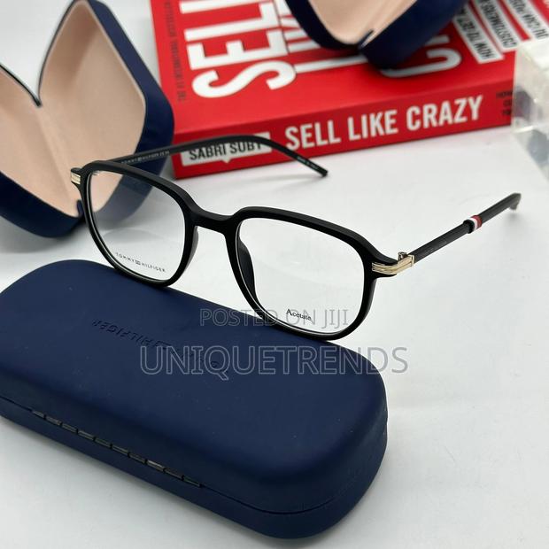 Tommy Hilfiger Sunglasses · Photo 4
