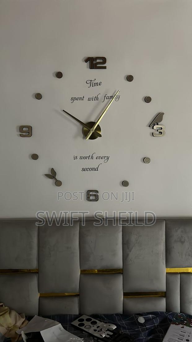 3d Clock(Large Size 100-120cm)Wt Desin Inside Inclusive · Photo 1