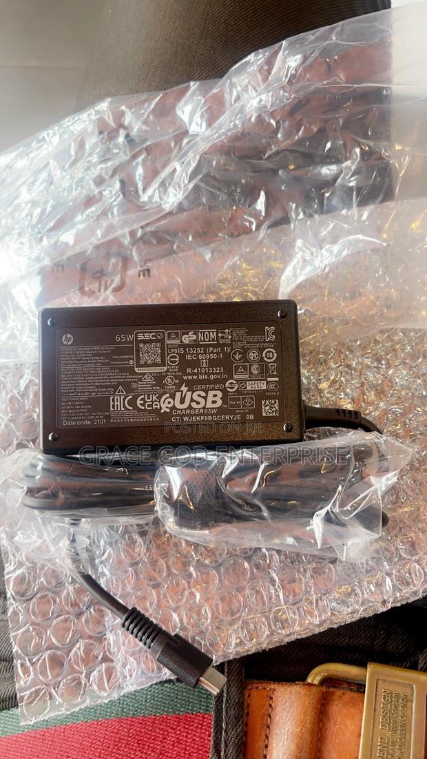 Original HP Type C Charger 65W · Photo 2