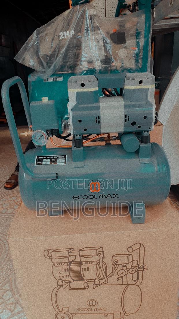 Silent and Oil Free Air Compressor 30L · Photo 1