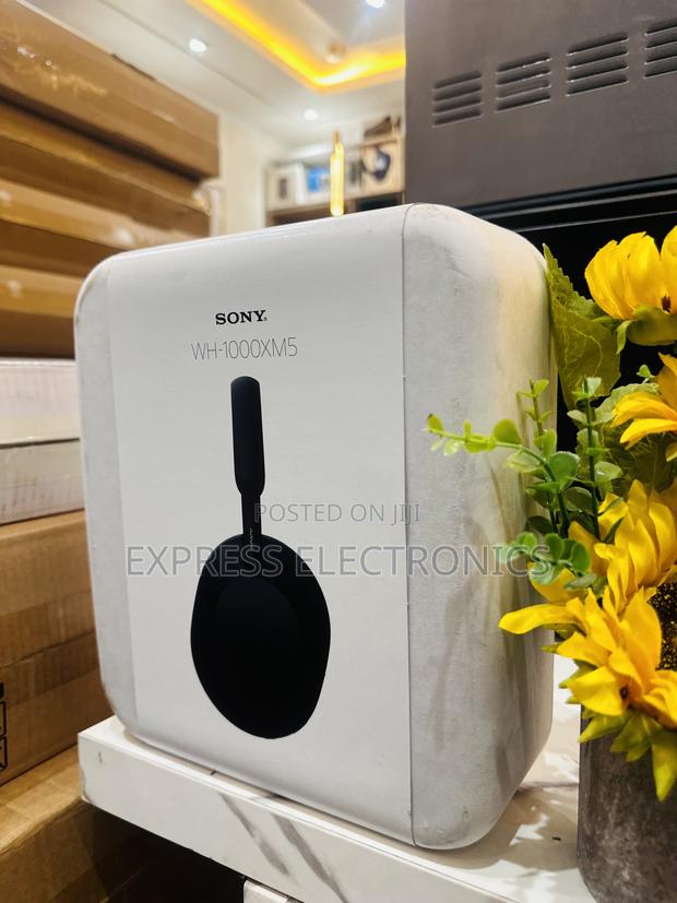 High Quality Sleek Sony Wh-1000xm5 Headset · Photo 1