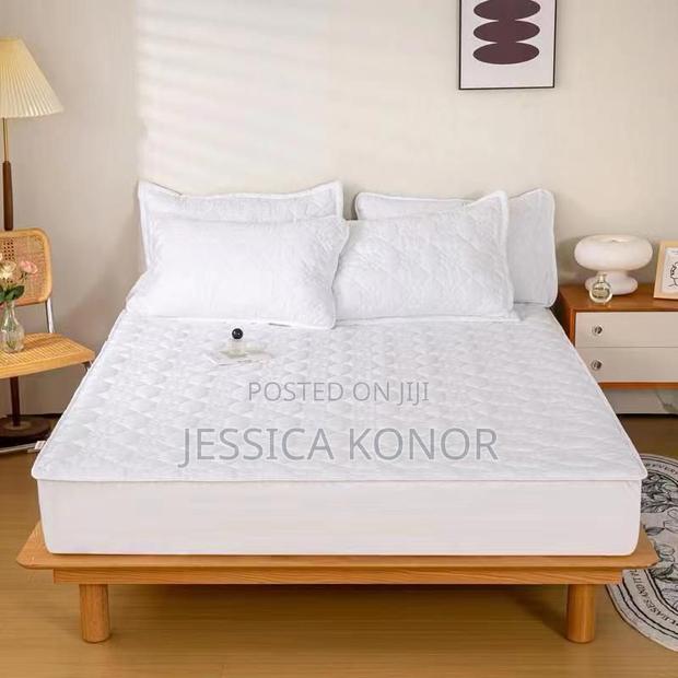 Mattress Protector Available in Various Sizes · Photo 1
