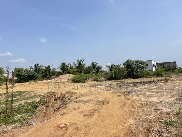 Half Plot of Land for Sale at Teshie Raster Bushroad · Photo 3