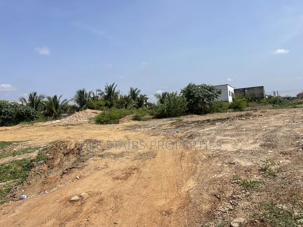 Half Plot of Land for Sale at Teshie Raster Bushroad · Photo 5