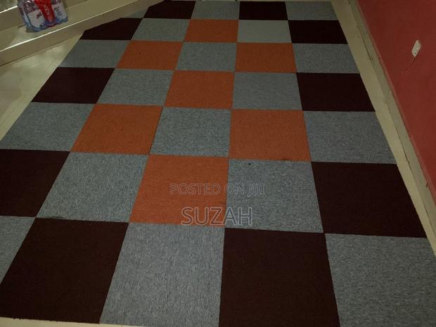 Woolen Carpet Tiles · Photo 1