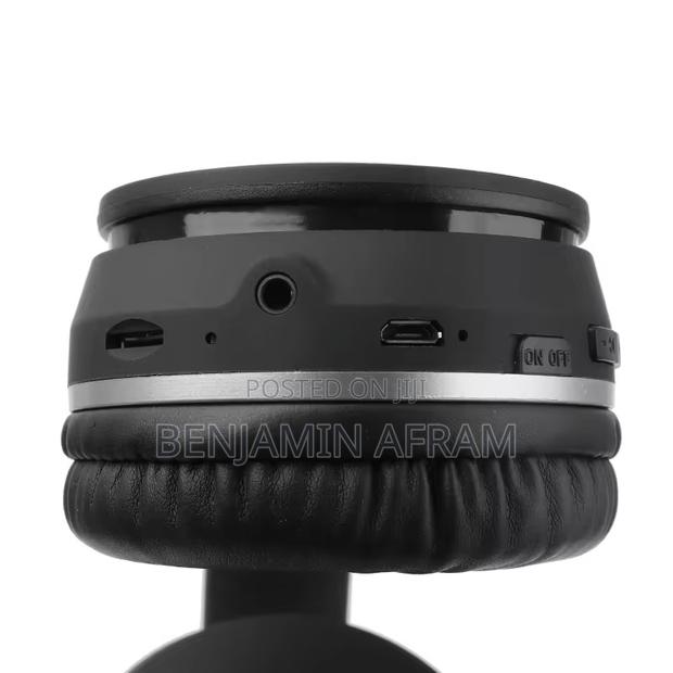 Folding Wireless Headset · Photo 2