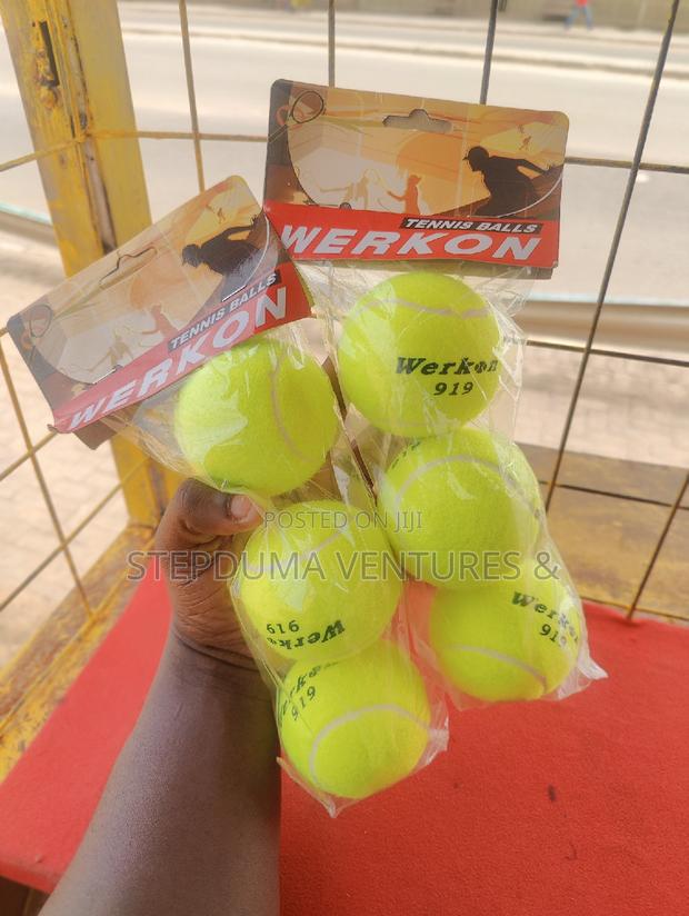 Cushion Balls / Lawn Tennis Balls · Photo 1