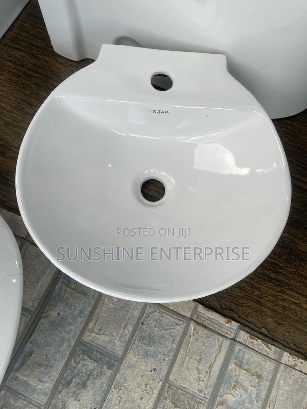Floating Wash Hand Basin · Photo 1