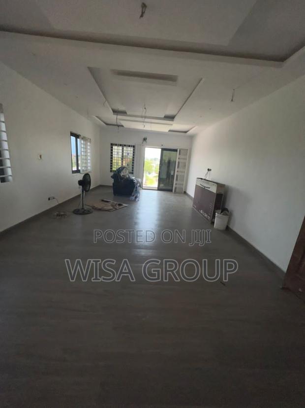 4bdrm Duplex in Wisa Groups, Accra Metropolitan for sale · Photo 6
