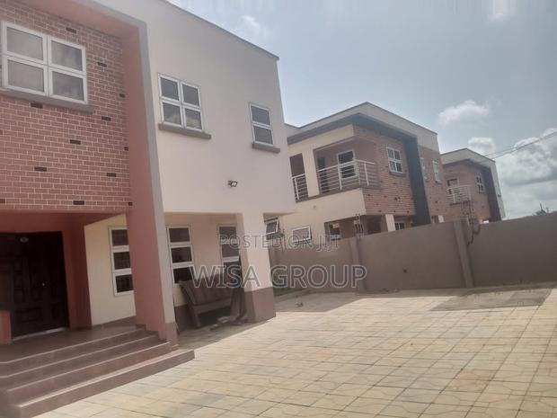 3bdrm Duplex in Wisa Groups, Accra Metropolitan for rent · Photo 2