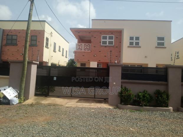 3bdrm Duplex in Wisa Groups, Accra Metropolitan for rent · Photo 3