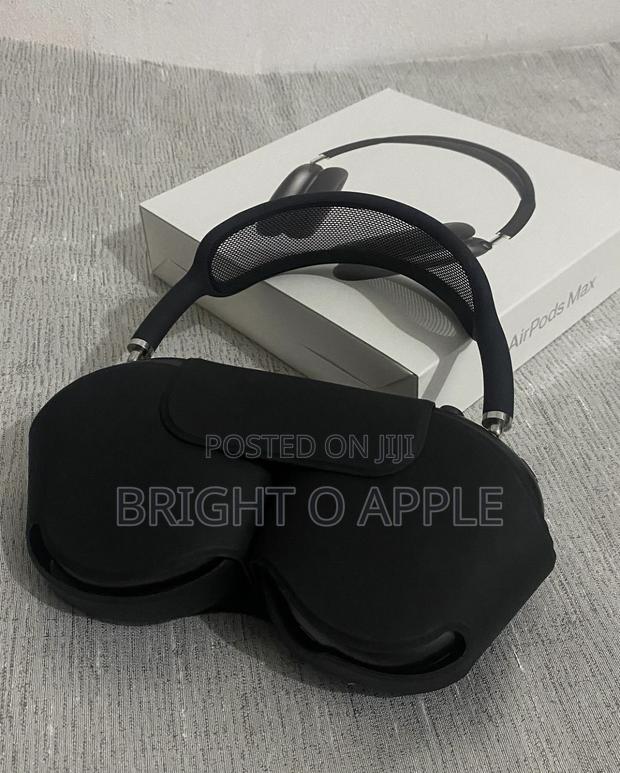 Airpods Max Premium Available · Photo 3