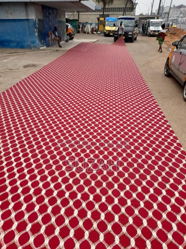 Woolen Carpet · Photo 1
