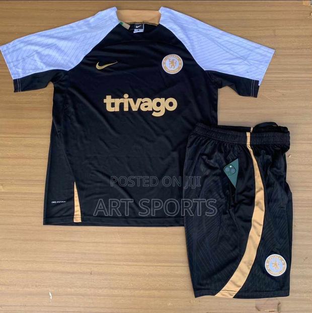 Manchester United and Chelsea Training Kit. · Photo 1