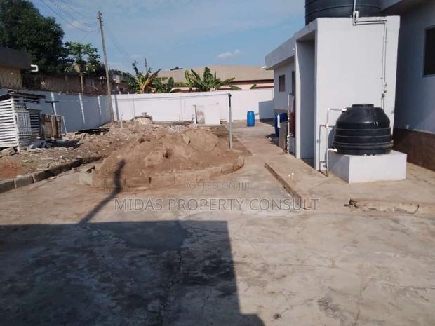 98x100ft Land With a House for Sale at Adenta Village · Photo 5