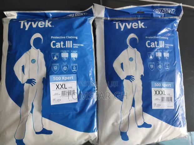 Tyvek Disposable Coverall · Photo 1