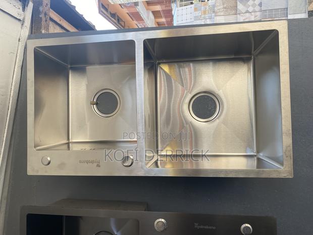 Double Bowl Armless Kitchen Sink (78x43cm) · Photo 1