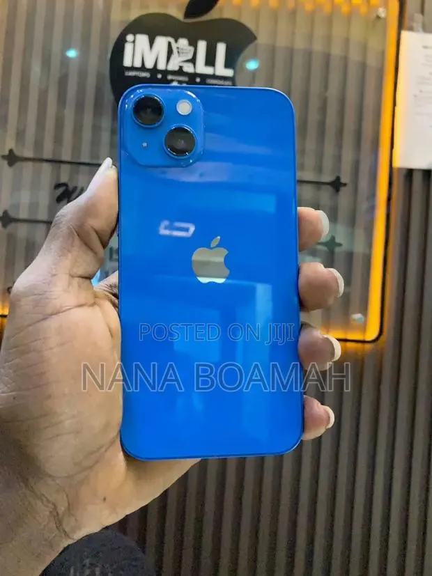 New Apple iPhone 13 128 GB Blue · Photo 1