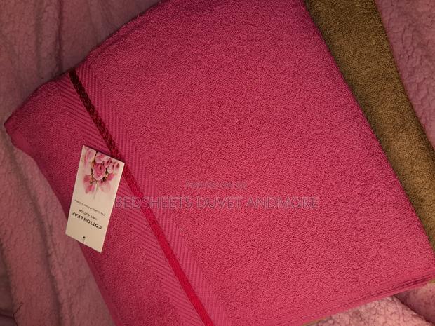 Pink Bath Towel · Photo 1