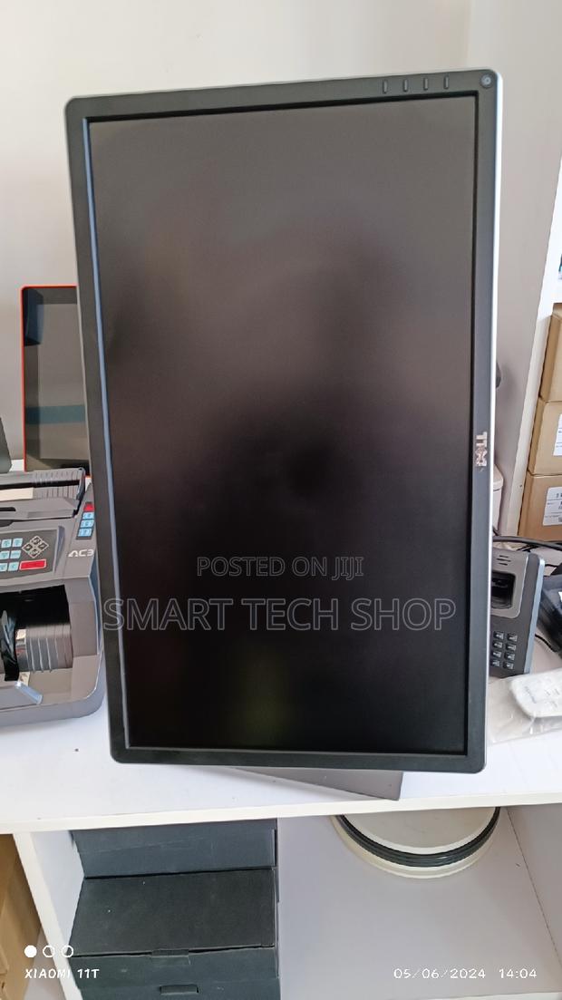 Dell P2414hb 24" FHD Widescreen 1920X1080 LED Mon DP VGA Dvi · Photo 4