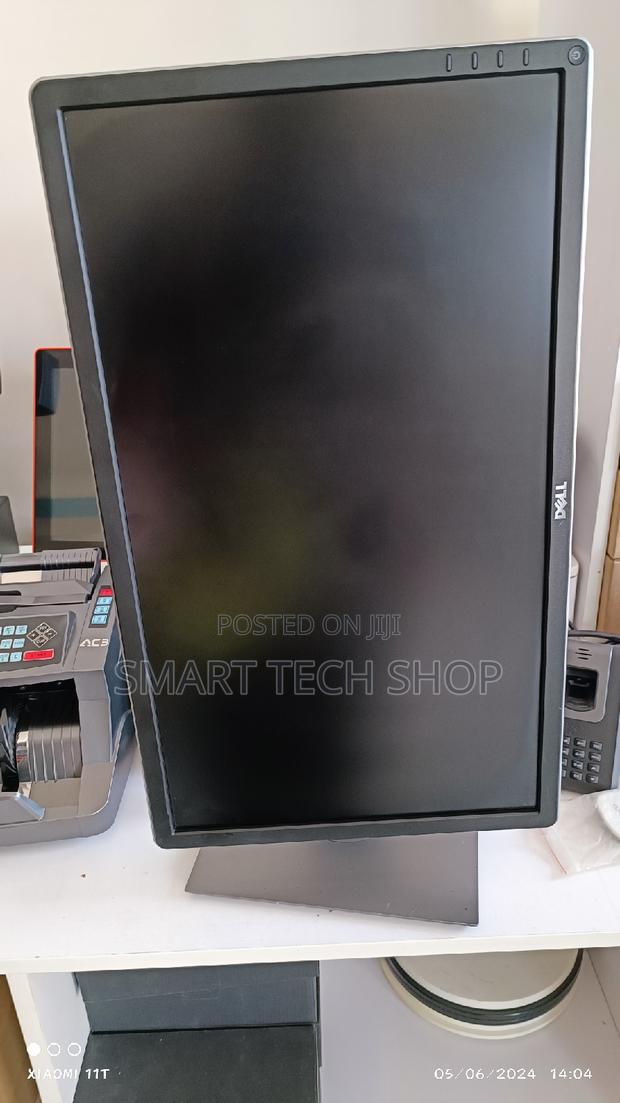 Dell P2414hb 24" FHD Widescreen 1920X1080 LED Mon DP VGA Dvi · Photo 5